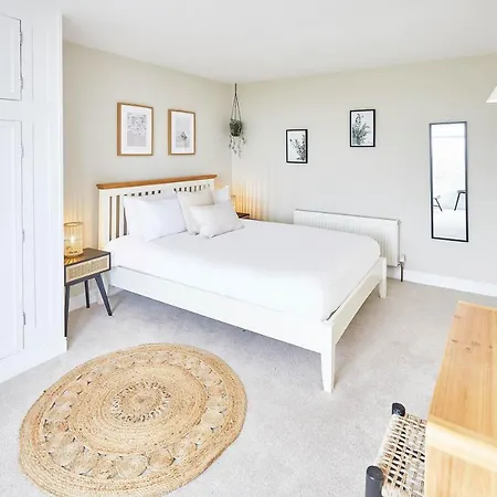 Host&stay - Retreat Apartment